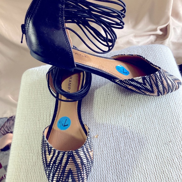 Brand new pointed toe three tone dressy flats, size 8 - Picture 2 of 3